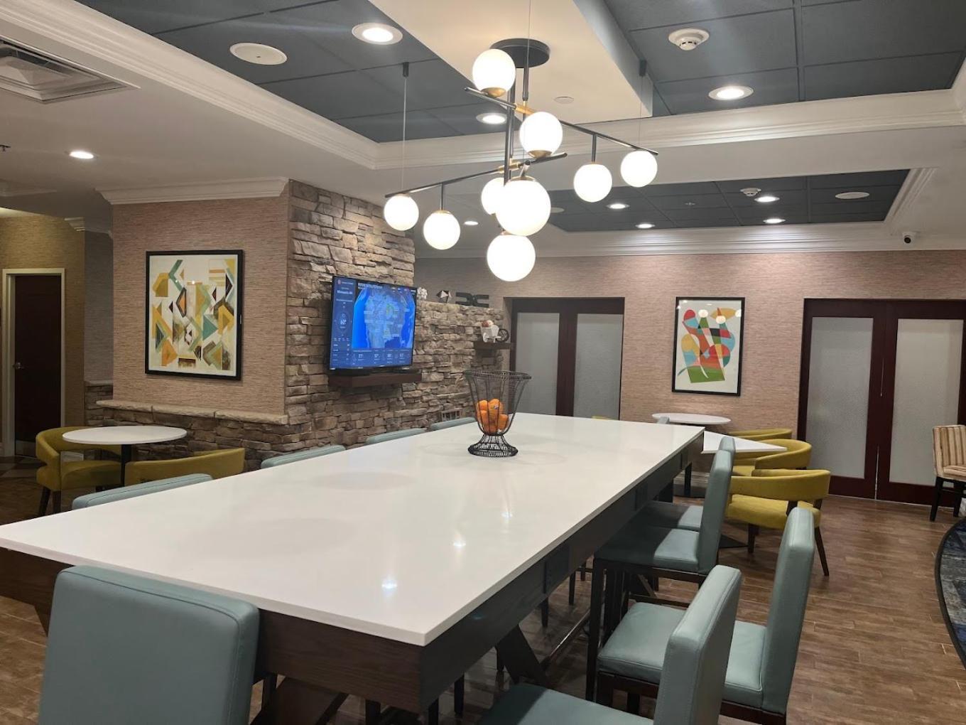 Hampton Inn Atlanta-Canton Exterior photo