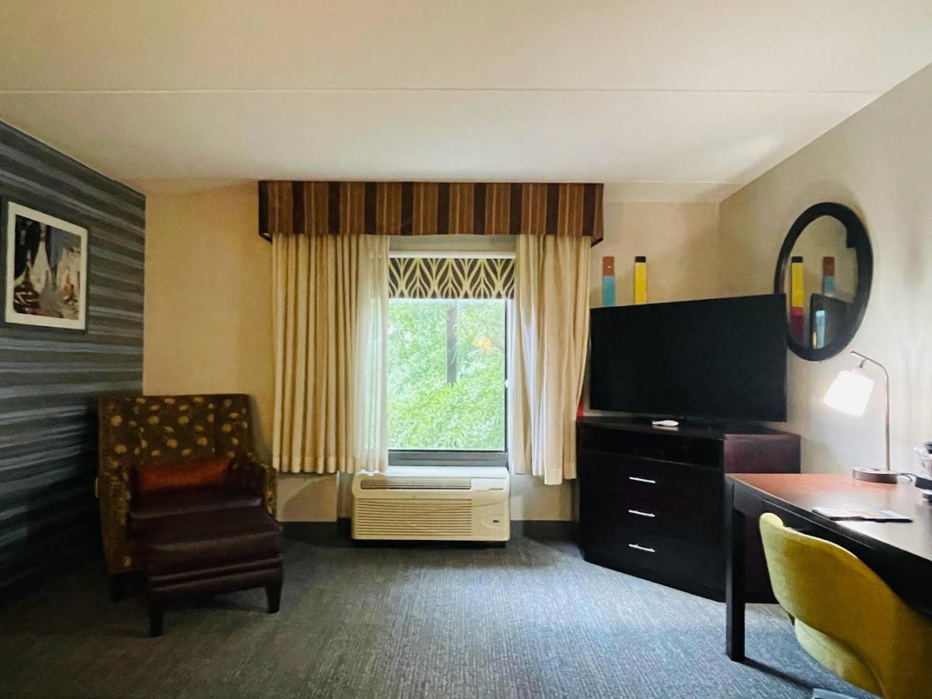 Hampton Inn Atlanta-Canton Exterior photo